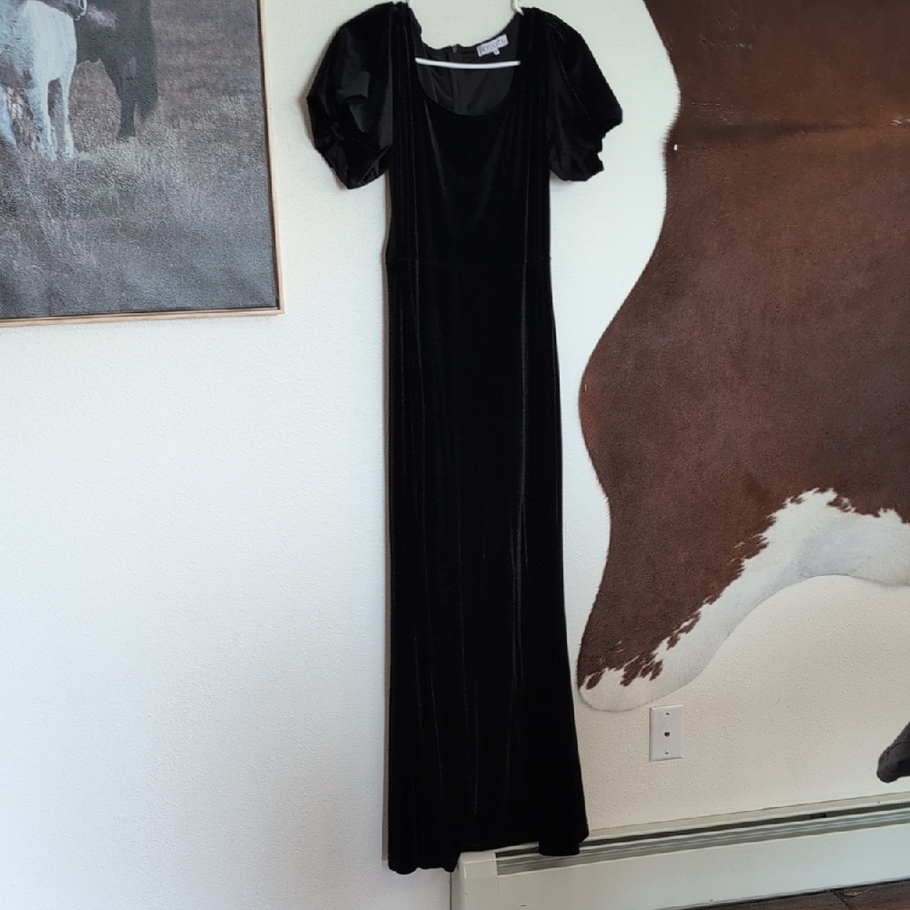 Ivy City Co Black Maxi Dress